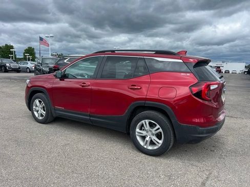 Used 2024 GMC Terrain SLE w/ Driver Convenience Package AWD/4WD image 7