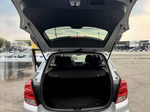 Used 2018 Chevrolet Trax LS FWD image 6