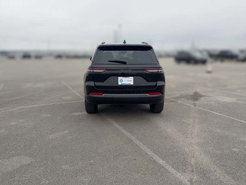 New 2026 Jeep Grand Cherokee Altitude image 10