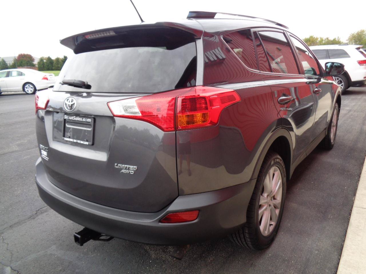 Used 2015 Toyota RAV4 Limited w/ Technology Package AWD/4WD image 5