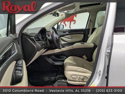 Used 2021 Buick Enclave Essence w/ Sport Touring Edition image 19