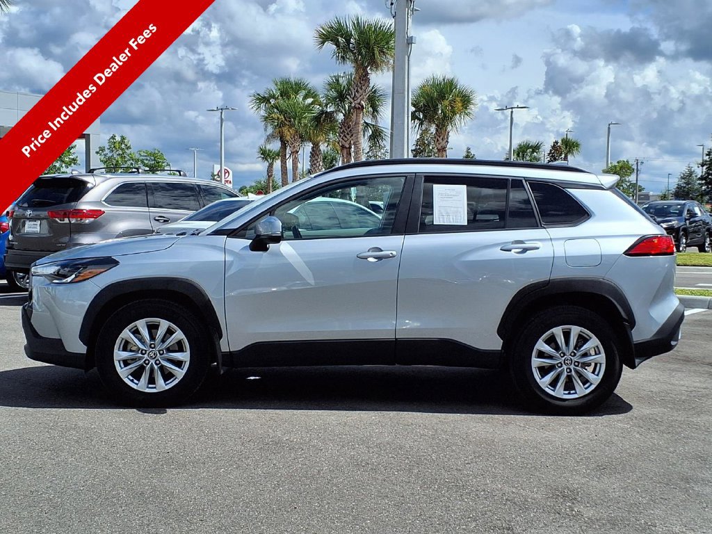 Used 2024 Toyota Corolla Cross LE FWD image 5