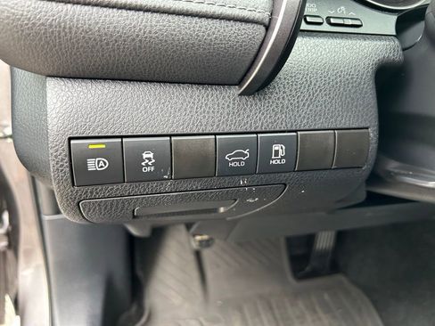 Used 2023 Toyota Camry SE image 18