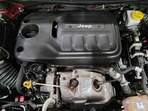 Used 2019 Jeep Cherokee Limited AWD/4WD image 30