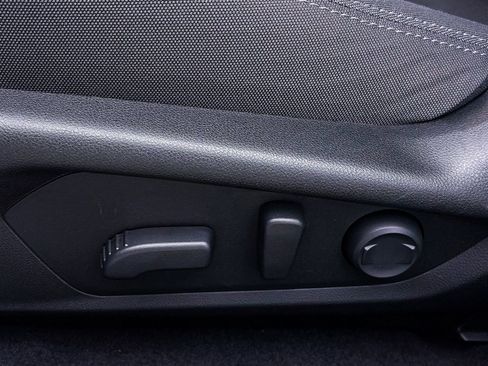 Used 2024 Subaru Crosstrek 2.0i Premium image 19