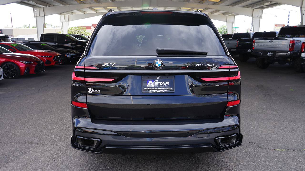 Used 2024 BMW X7 xDrive40i w/ M Sport Package AWD/4WD image 4