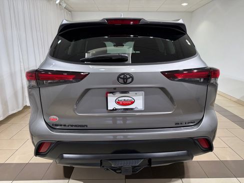 Certified 2025 Toyota Highlander XLE AWD/4WD image 4