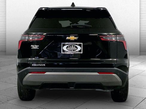 Used 2026 Chevrolet Equinox LT FWD image 3