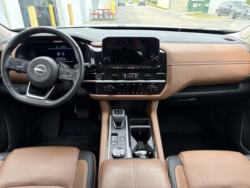 Used 2024 Nissan Pathfinder Platinum w/ Cargo Package AWD/4WD image 12