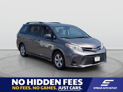 Used 2018 Toyota Sienna LE w/ Carpet Mat Package