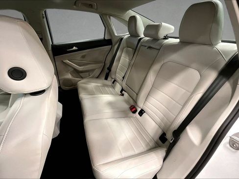 Used 2024 Volkswagen Jetta SE w/ Panoramic Sunroof Package FWD image 21