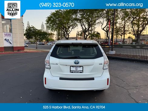 Used 2014 Toyota Prius V Five FWD image 5