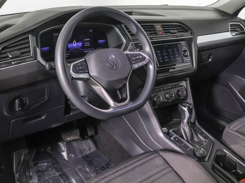 Used 2022 Volkswagen Tiguan S image 4