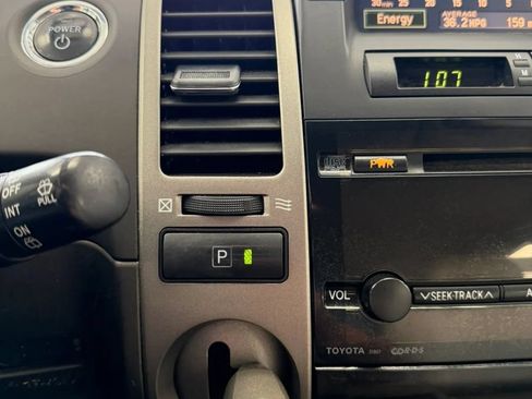 Used 2005 Toyota Prius FWD image 17