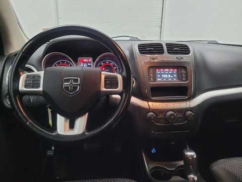 Used 2020 Dodge Journey SE w/ SE Popular Equipment Group image 22