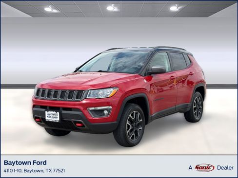 Used 2019 Jeep Compass Trailhawk AWD/4WD image 1