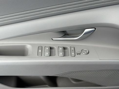 Certified 2026 Hyundai Elantra Sport FWD image 17