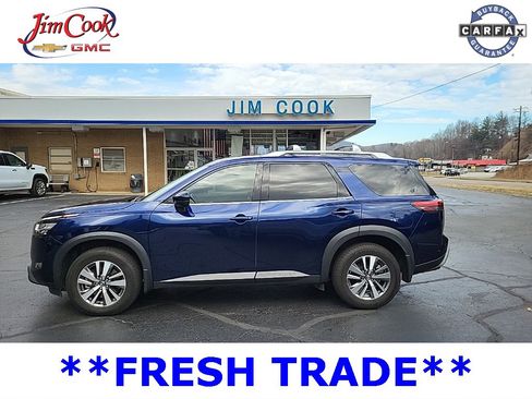 Used 2023 Nissan Pathfinder SL w/ Black Appearance Package image 1