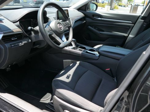 Used 2023 Nissan Altima 2.5 SV FWD image 12