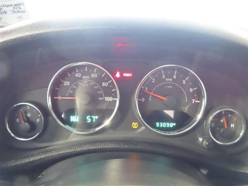 Used 2015 Jeep Wrangler Sport AWD/4WD image 17