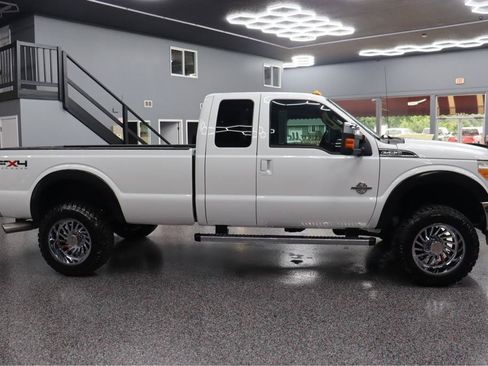 Used 2011 Ford F250 Lariat w/ Chrome Pkg AWD/4WD image 6