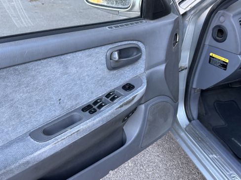 Used 2004 Kia Optima EX image 19