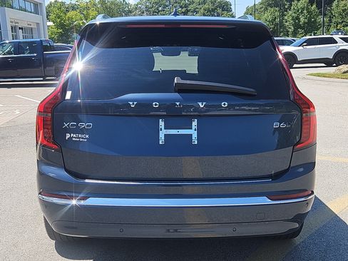 Used 2026 Volvo XC90 B6 Plus w/ Protection Package Premier AWD/4WD image 28