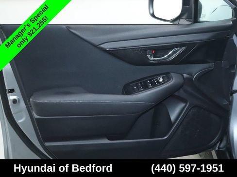 Used 2024 Subaru Outback Premium AWD/4WD image 17