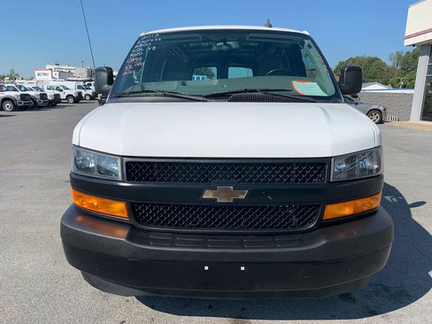 Used 2018 Chevrolet Express 2500 w/ Driver Convenience Package RWD image 2