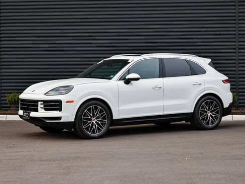 Certified 2025 Porsche Cayenne image 1