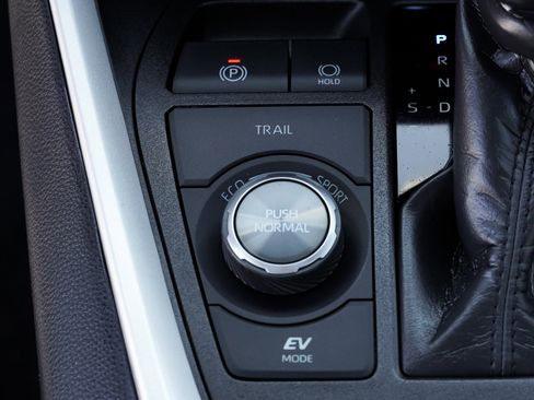 Used 2023 Toyota RAV4 XSE AWD/4WD image 39