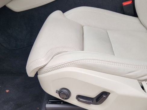 Used 2025 Volvo XC90 T8 Ultra w/ Protection Package Premier image 22