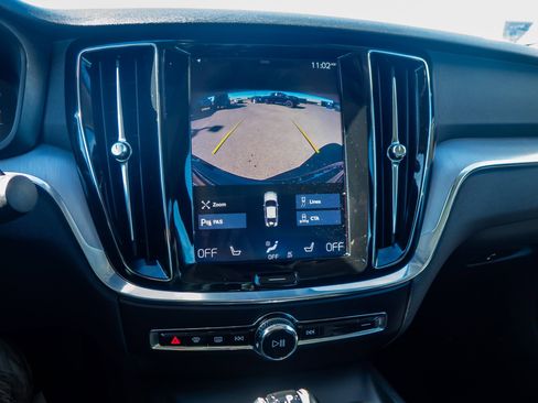 Used 2020 Volvo S60 T5 Momentum image 17