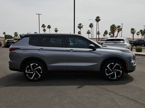Used 2022 Mitsubishi Outlander SE AWD/4WD image 4