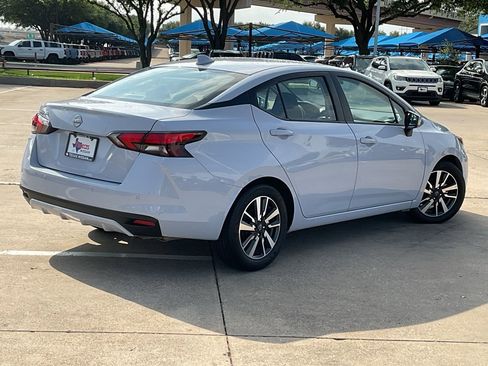 Used 2025 Nissan Versa SV image 5