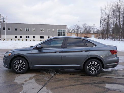 Used 2019 Volkswagen Jetta R-Line image 2