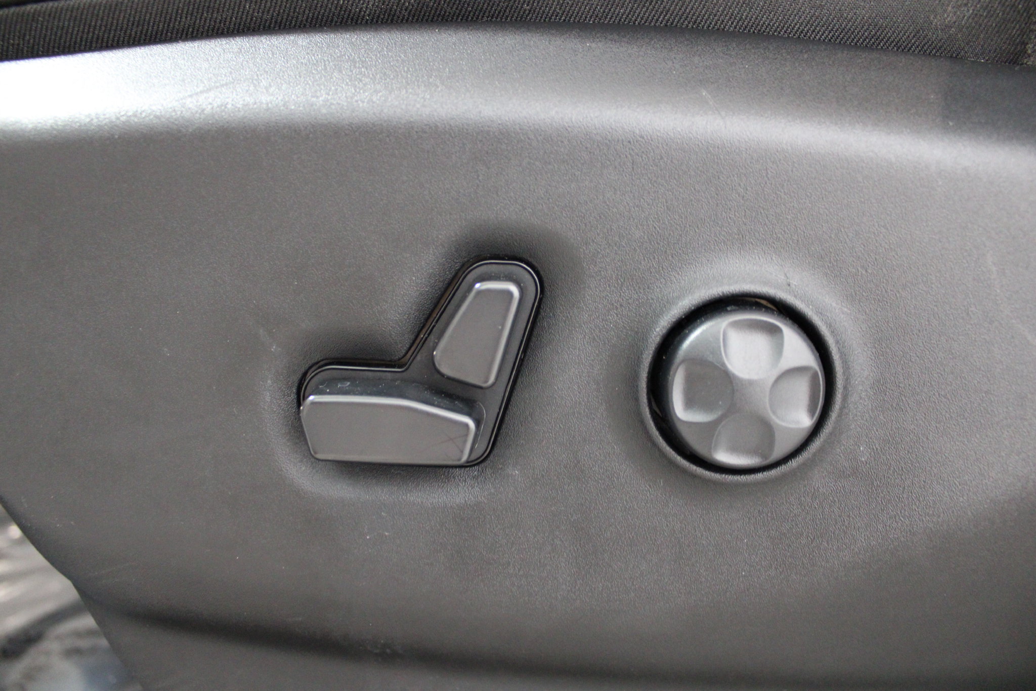 Used 2023 Chrysler Pacifica Limited FWD image 47