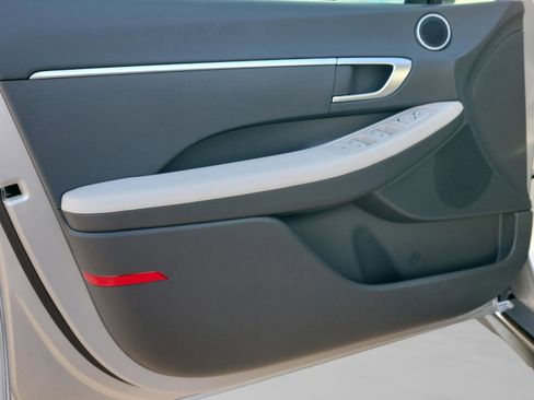 Used 2025 Hyundai Sonata SE image 28