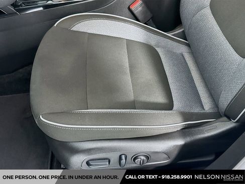 Used 2023 Chevrolet TrailBlazer LT FWD image 19