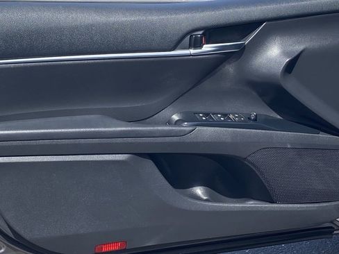 Used 2020 Toyota Camry SE w/ Carpet Mat Package FWD image 18