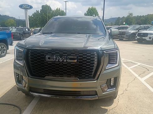Used 2023 GMC Yukon Denali Ultimate AWD/4WD image 2