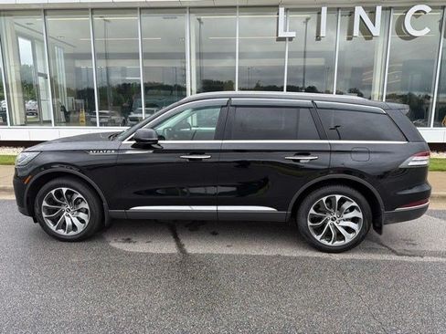 Used 2026 Lincoln Aviator Reserve AWD/4WD image 6