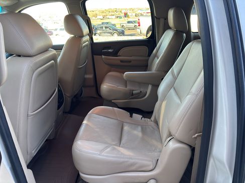 Used 2013 GMC Yukon XL Denali image 12