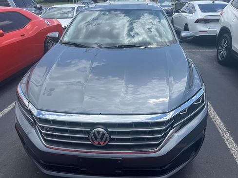 Used 2020 Volkswagen Passat 2.0T R-Line FWD image 2