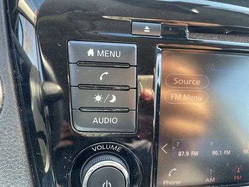 Used 2020 Nissan Rogue SV image 27