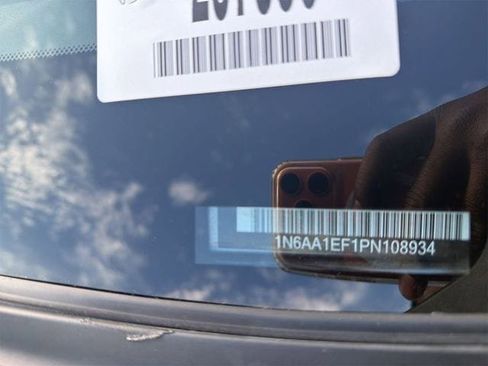 Used 2023 Nissan Titan SV w/ SV Convenience Package image 10