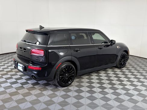 Used 2022 MINI Cooper Clubman S w/ Premium Package image 8
