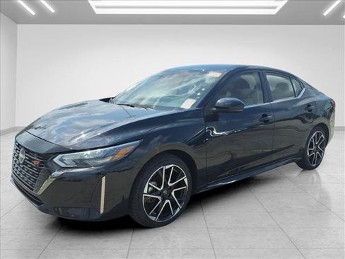 Used 2025 Nissan Sentra SR FWD image 5