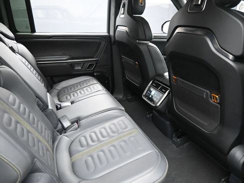 Used 2023 Rivian R1S Adventure AWD/4WD image 30