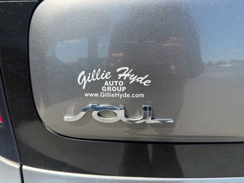 Used 2018 Kia Soul + FWD image 13